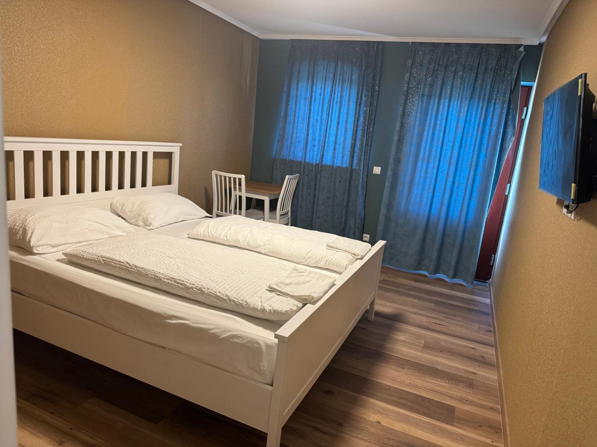 Pension Amedy Lübeck Exteriör bild
