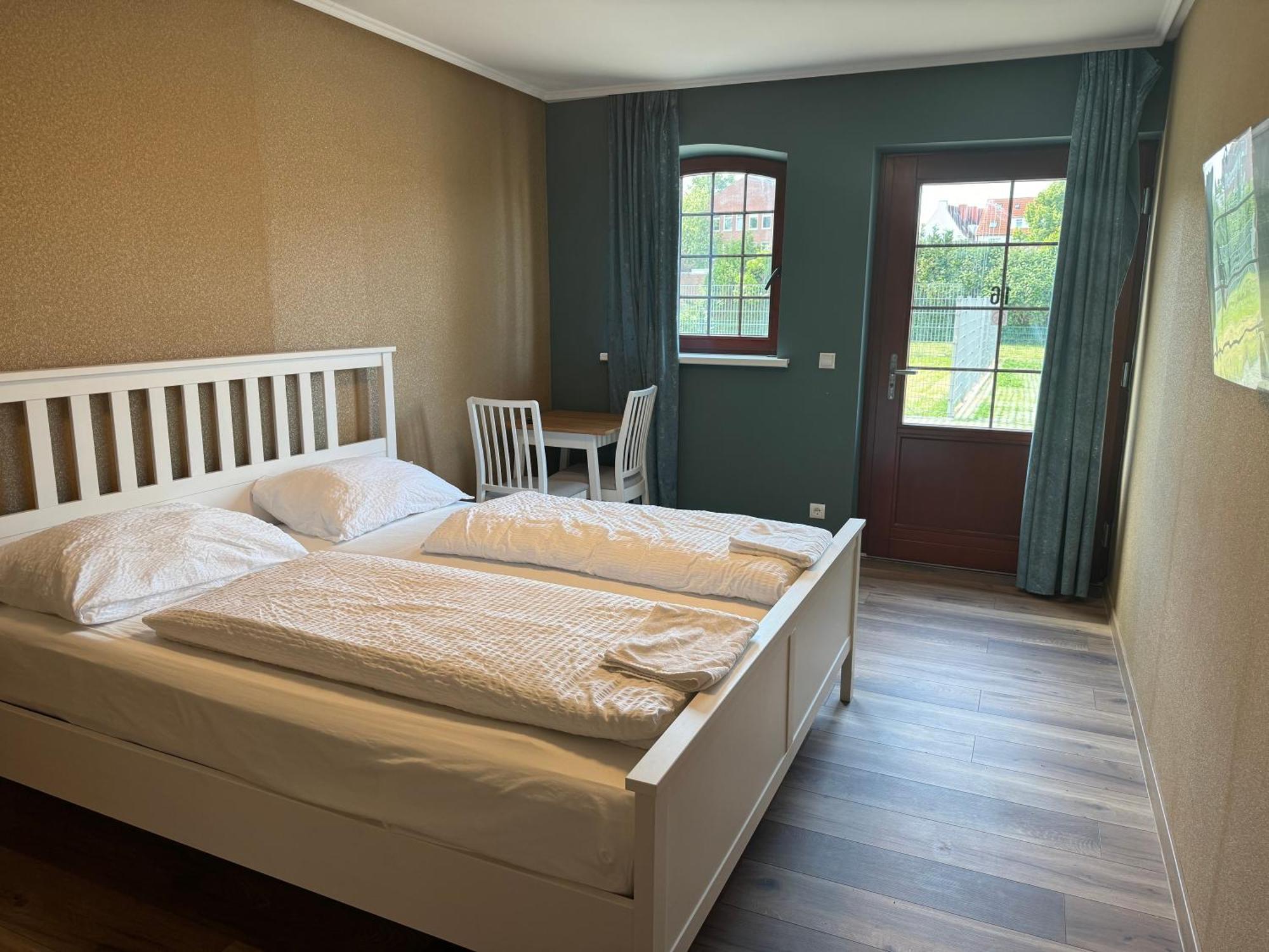 Pension Amedy Lübeck Exteriör bild